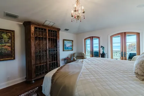 19 N Beach Road Jupiter Island FL 33455