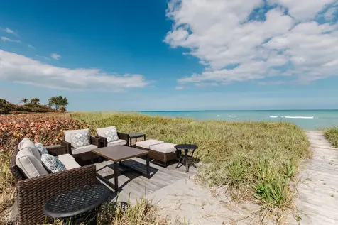 19 N Beach Road Jupiter Island FL 33455