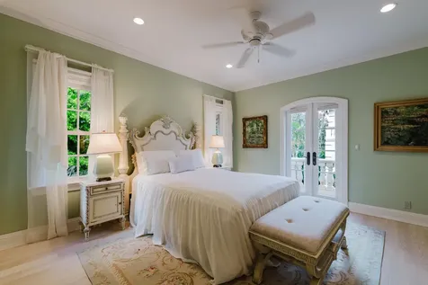 19 N Beach Road Jupiter Island FL 33455