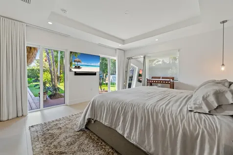 125 Cascade Lane Palm Beach Shores FL 33404