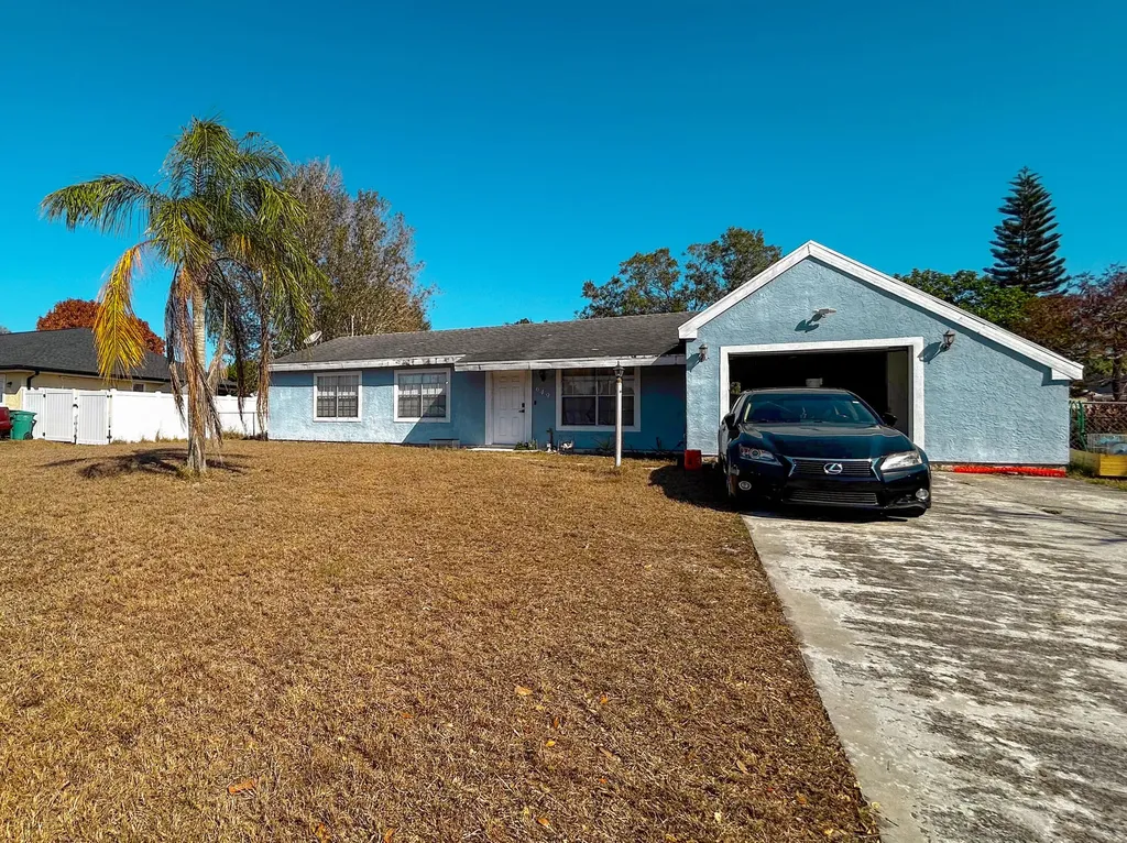 649 Sw Everett Court Port Saint Lucie FL 34953