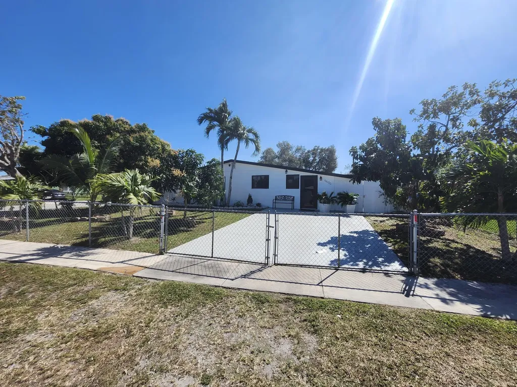 5500 Sw Sw 37th Street Davie FL 33314