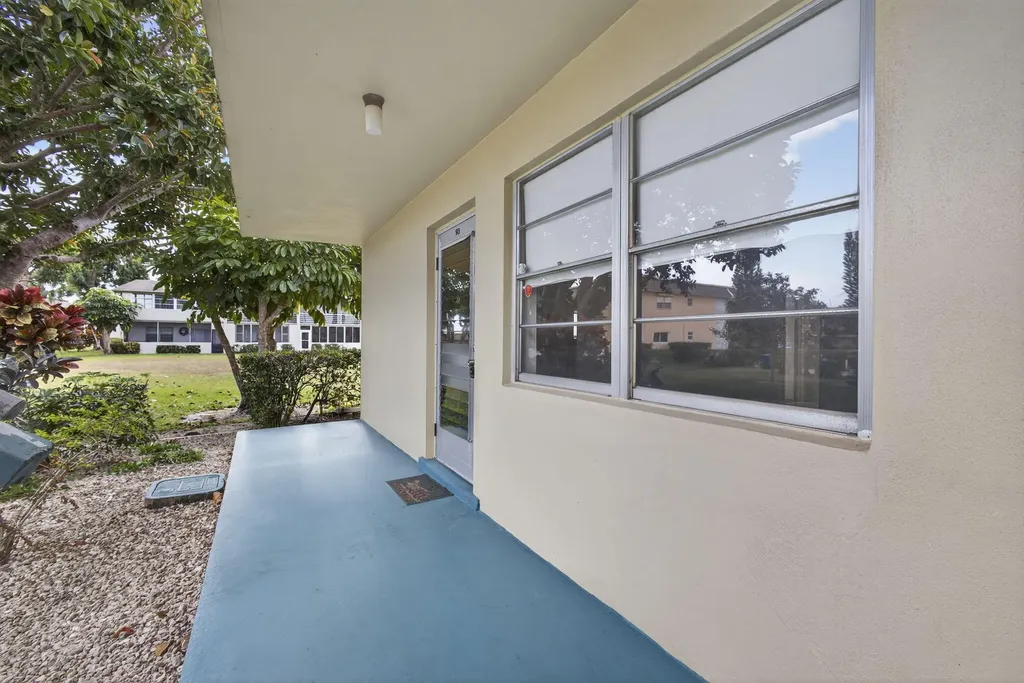 93 Dorchester West Palm Beach FL 33417
