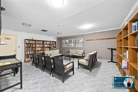 4000 Nw 44th Avenue Lauderdale Lakes FL 33319