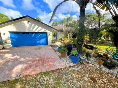 7300 NW 44th Terrace Coconut Creek FL 33073