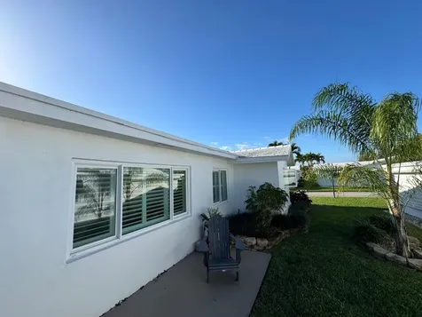 2099 Sw Lake Circle Drive Boynton Beach FL 33426