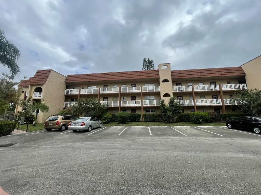 2781 N Pine Island Road Sunrise FL 33322