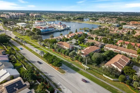 6800 Via Regina Boca Raton FL 33433