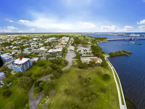 208 S Lakeside Drive Lake Worth Beach FL 33460