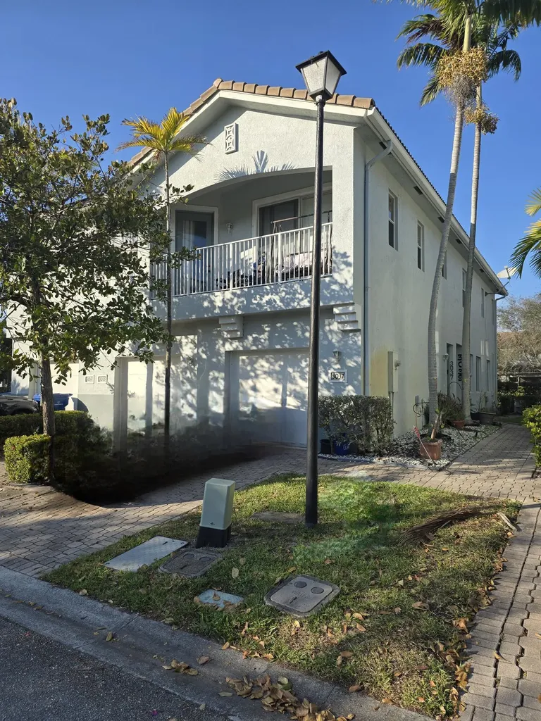 3037 Laurel Ridge Circle Riviera Beach FL 33404