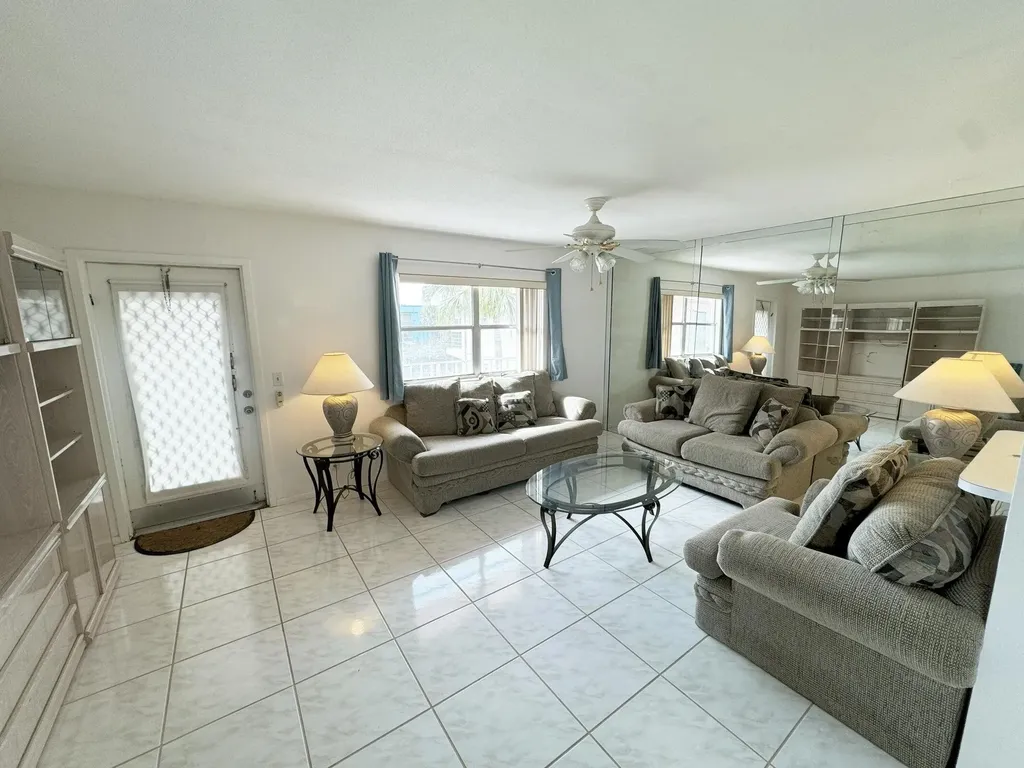 379 Saxony H Delray Beach FL 33446