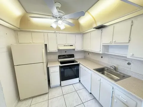 379 Saxony H Delray Beach FL 33446