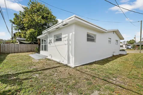 6820 Nw 29th Court Sunrise FL 33313