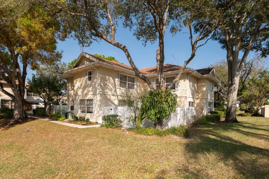 8146 Bridgewater Court Lake Clarke Shores FL 33406