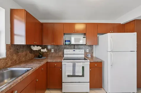 1200 Hibiscus Avenue Pompano Beach FL 33062