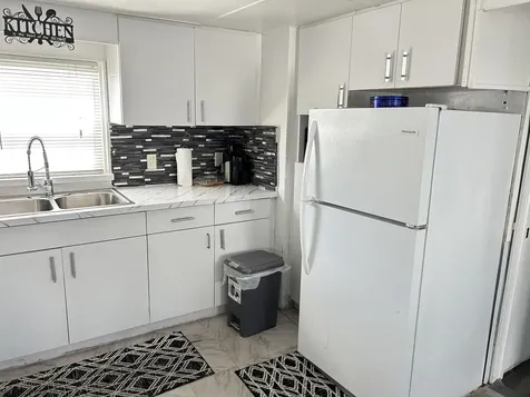 1325 S 33 Road Hollywood FL 33021