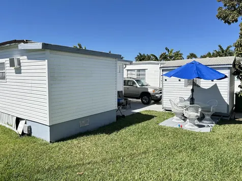 1325 S 33 Road Hollywood FL 33021