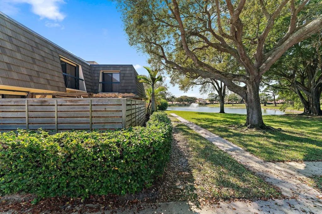 1116 11th Terrace Palm Beach Gardens FL 33418