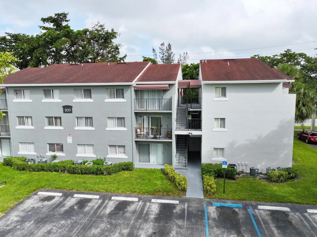 1133 N Benoist Farms Road West Palm Beach FL 33411
