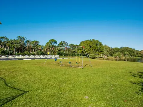 615 19th Street Vero Beach FL 32962
