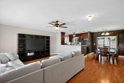 301 Se 3rd Street Deerfield Beach FL 33441