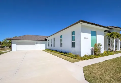 7595 155th Place Palm Beach Gardens FL 33418
