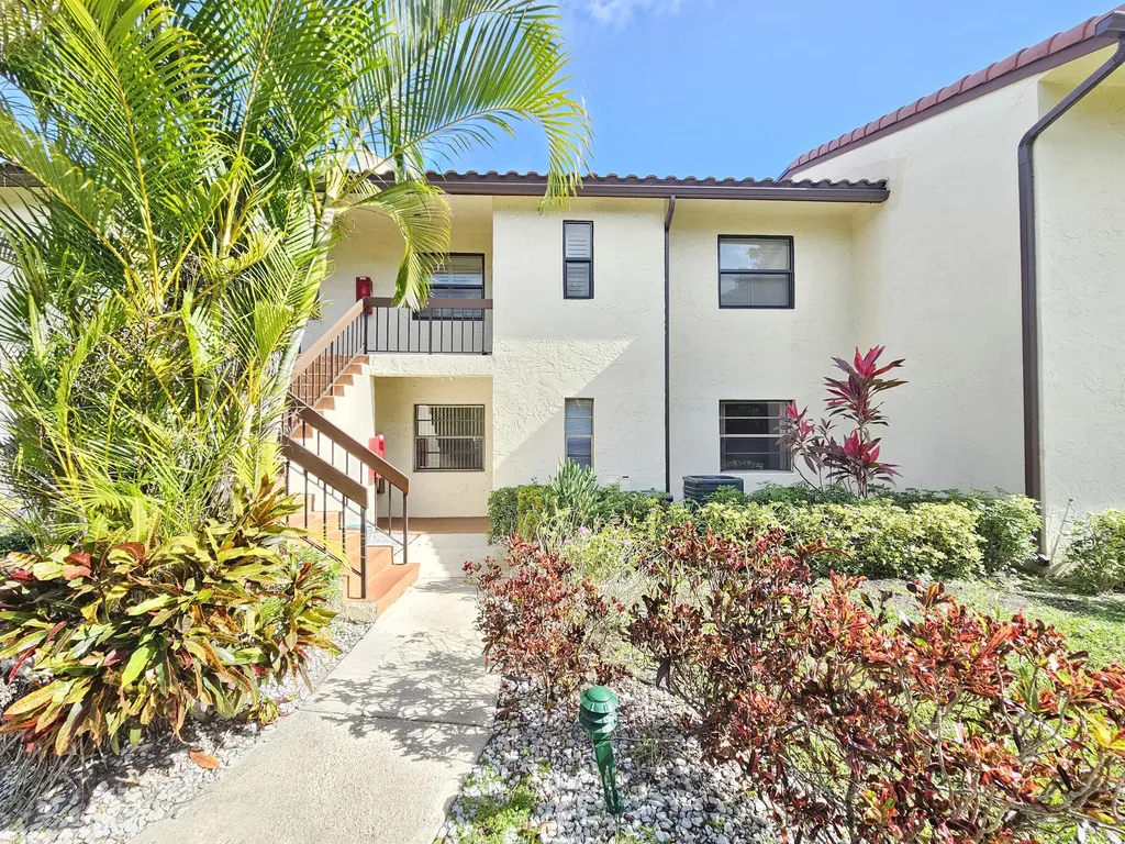 21815 Arriba Real Boca Raton FL 33433