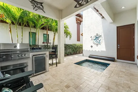 8063 Hobbes Way Palm Beach Gardens FL 33418