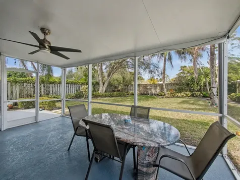 4073 Nw 2nd Lane Delray Beach FL 33445