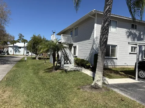 214 Se Village Drive Port Saint Lucie FL 34952