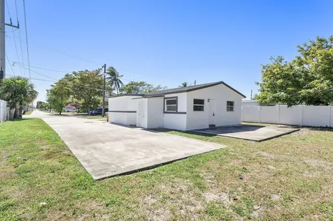 105 NW 7th Court Deerfield Beach FL 33441