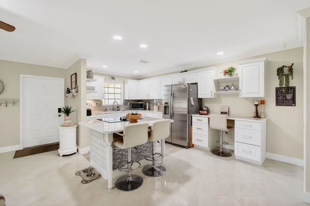 4530 Nw 4th Street Delray Beach FL 33445