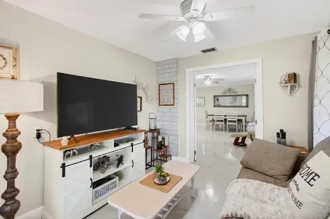 4530 Nw 4th Street Delray Beach FL 33445