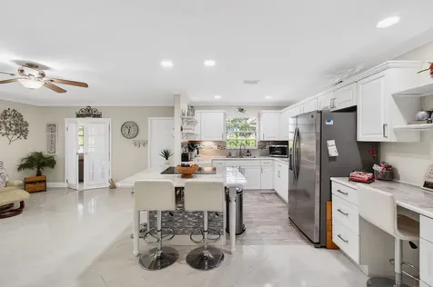 4530 Nw 4th Street Delray Beach FL 33445