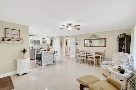 4530 Nw 4th Street Delray Beach FL 33445