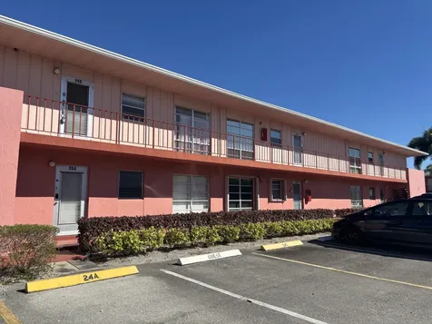 24 Golfs Edge D West Palm Beach FL 33417