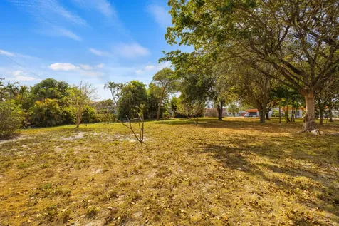 420 N 5th Street Lantana FL 33462