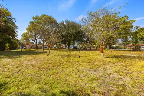 420 N 5th Street Lantana FL 33462