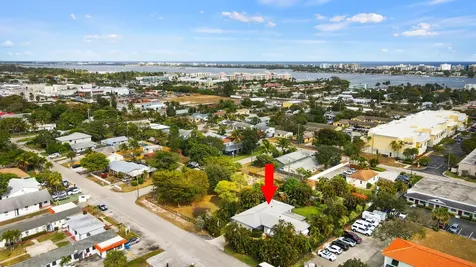 420 N 5th Street Lantana FL 33462