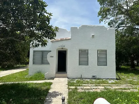 1046 30th Court West Palm Beach FL 33407