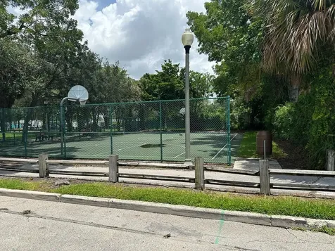 1046 30th Court West Palm Beach FL 33407