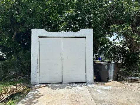 1046 30th Court West Palm Beach FL 33407