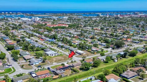 398 W 23rd Street Riviera Beach FL 33404
