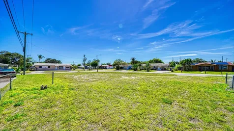 398 W 23rd Street Riviera Beach FL 33404