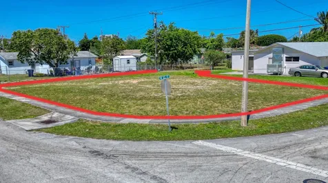 398 W 23rd Street Riviera Beach FL 33404