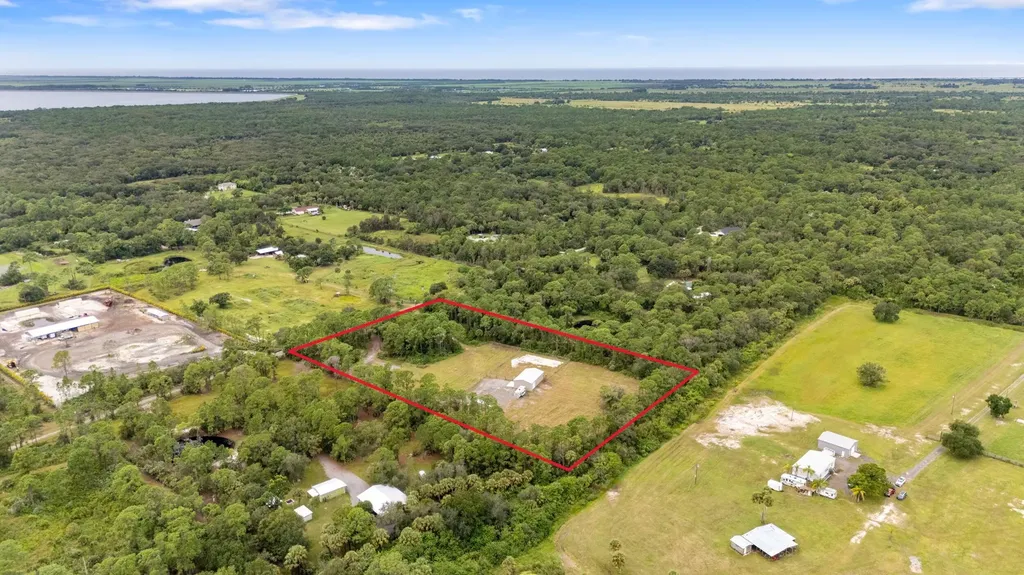 24951 SW 86th Street Indiantown FL 34956