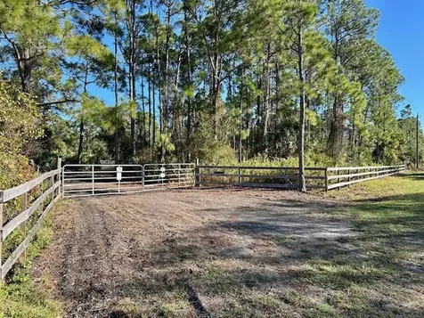 24951 SW 86th Street Indiantown FL 34956
