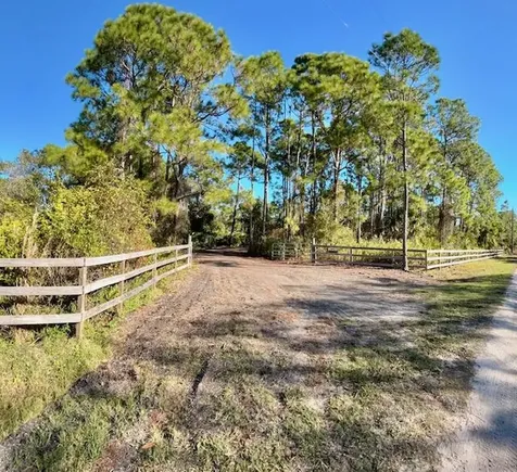 24951 SW 86th Street Indiantown FL 34956