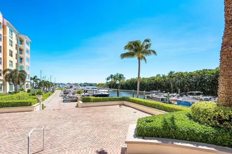 806 E Windward Way Lantana FL 33462