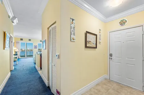 806 E Windward Way Lantana FL 33462